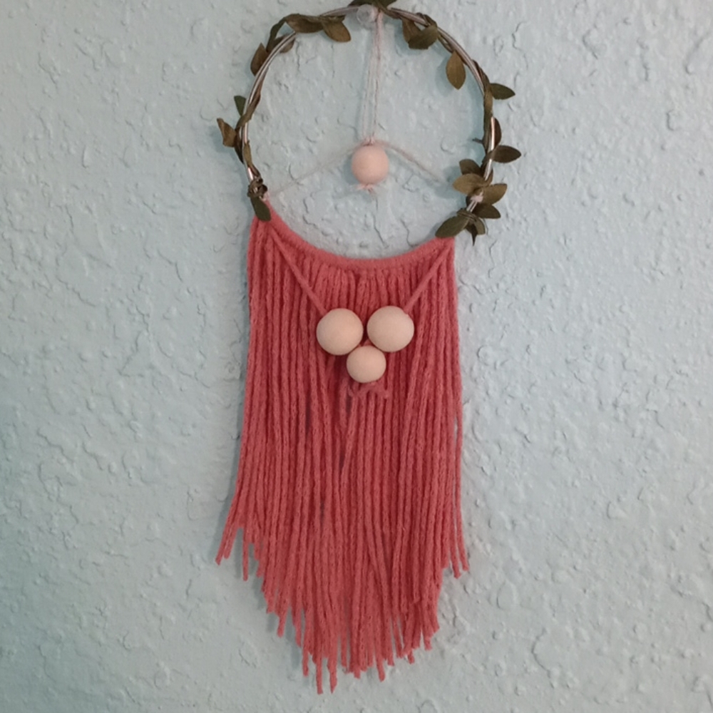 Yarn wall hanging